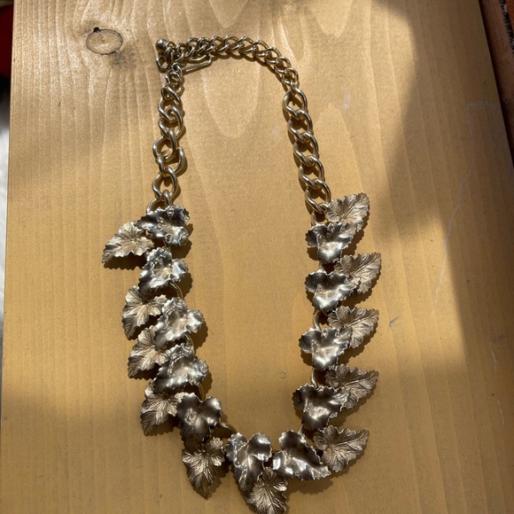 Vintage Leaf motif necklace - Picture 2 of 4